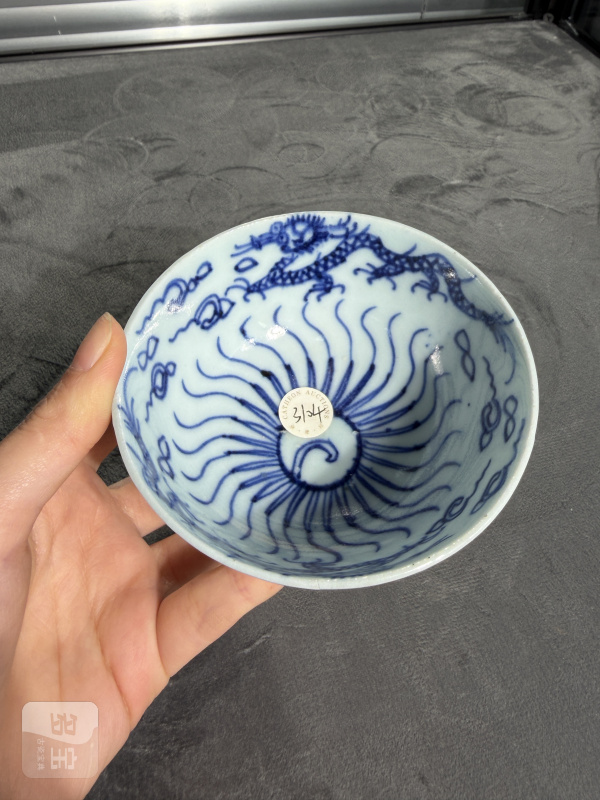 清雍正外粉青釉内青花双龙赶珠纹小杯 - 图3